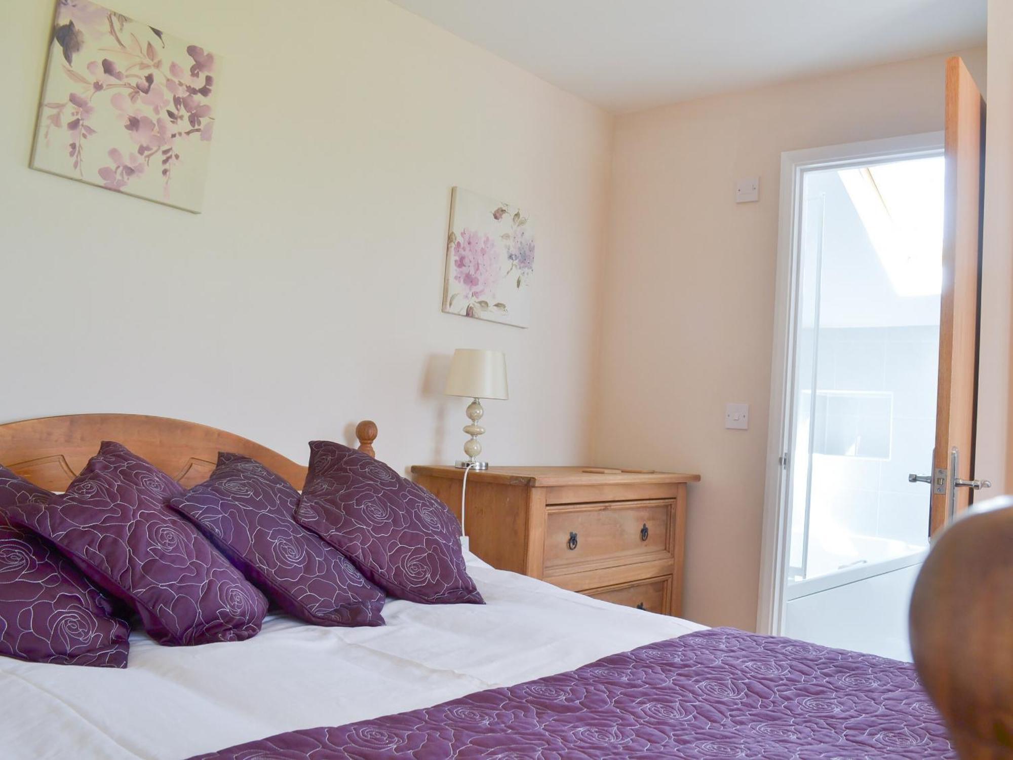The Hayloft - 28836 Royal Wootton Bassett
